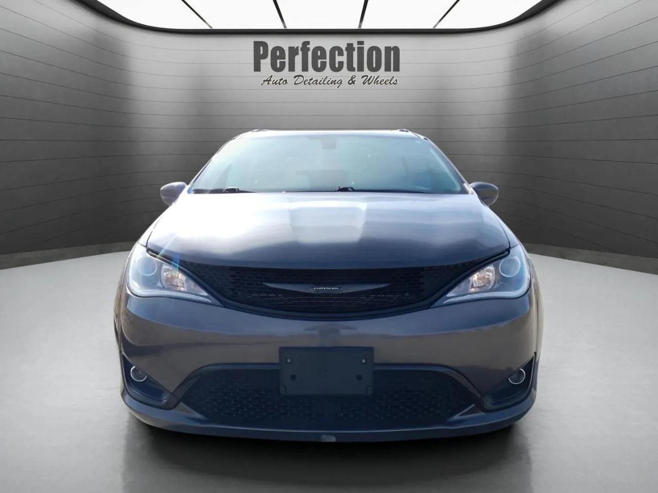 Chrysler Pacifica Touring L Plus 35th Anniversary FWD *Ltd Avail* 2020