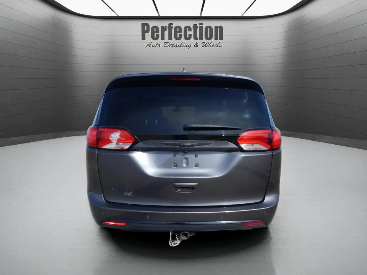 Chrysler Pacifica Touring L Plus 35th Anniversary FWD *Ltd Avail* 2020