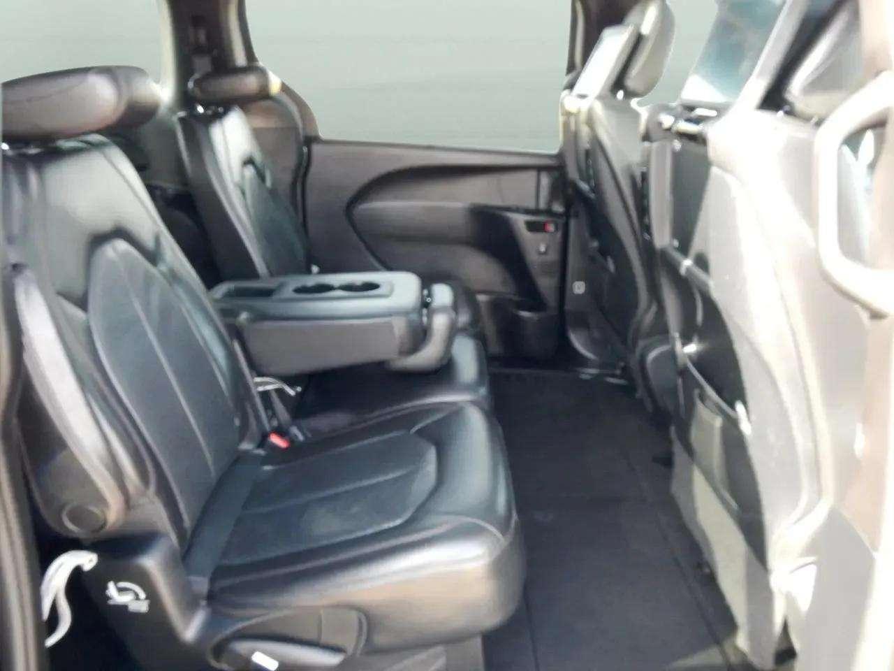 Chrysler Pacifica Touring L Plus 35th Anniversary FWD *Ltd Avail* 2020