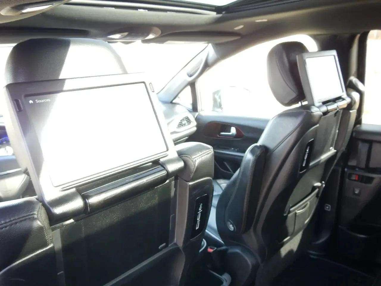 Chrysler Pacifica Touring L Plus 35th Anniversary FWD *Ltd Avail* 2020