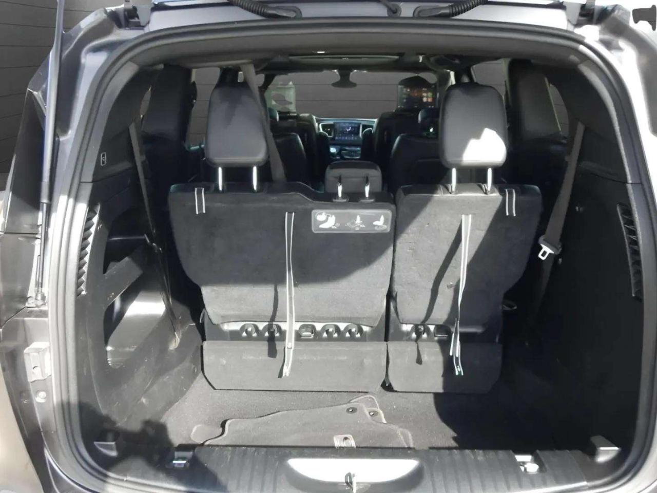 Chrysler Pacifica Touring L Plus 35th Anniversary FWD *Ltd Avail* 2020