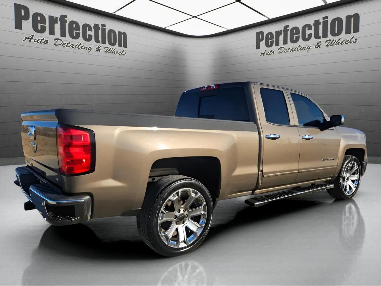 Chevrolet Silverado 1500 4WD Double Cab 143.5" LT w/2LT 2015