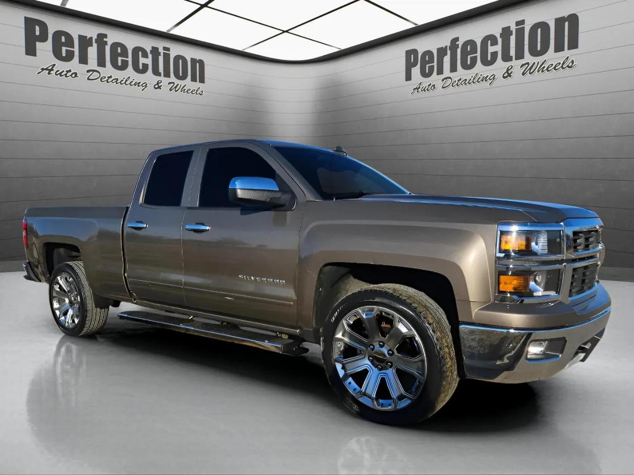 Chevrolet Silverado 1500 4WD Double Cab 143.5" LT w/2LT 2015