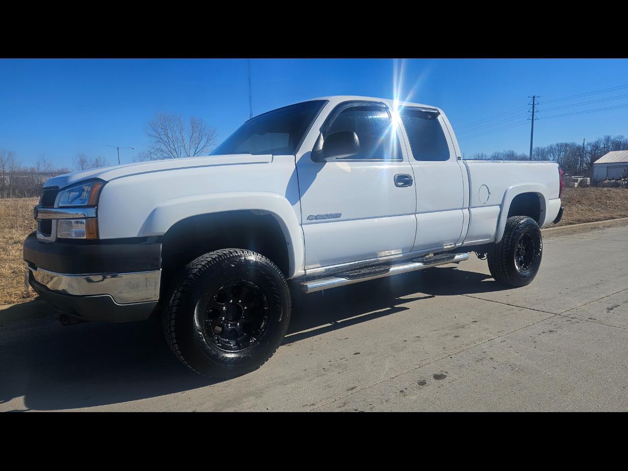 Chevrolet Silverado 2500HD Ext Cab 143.5" WB 4WD LS 2004