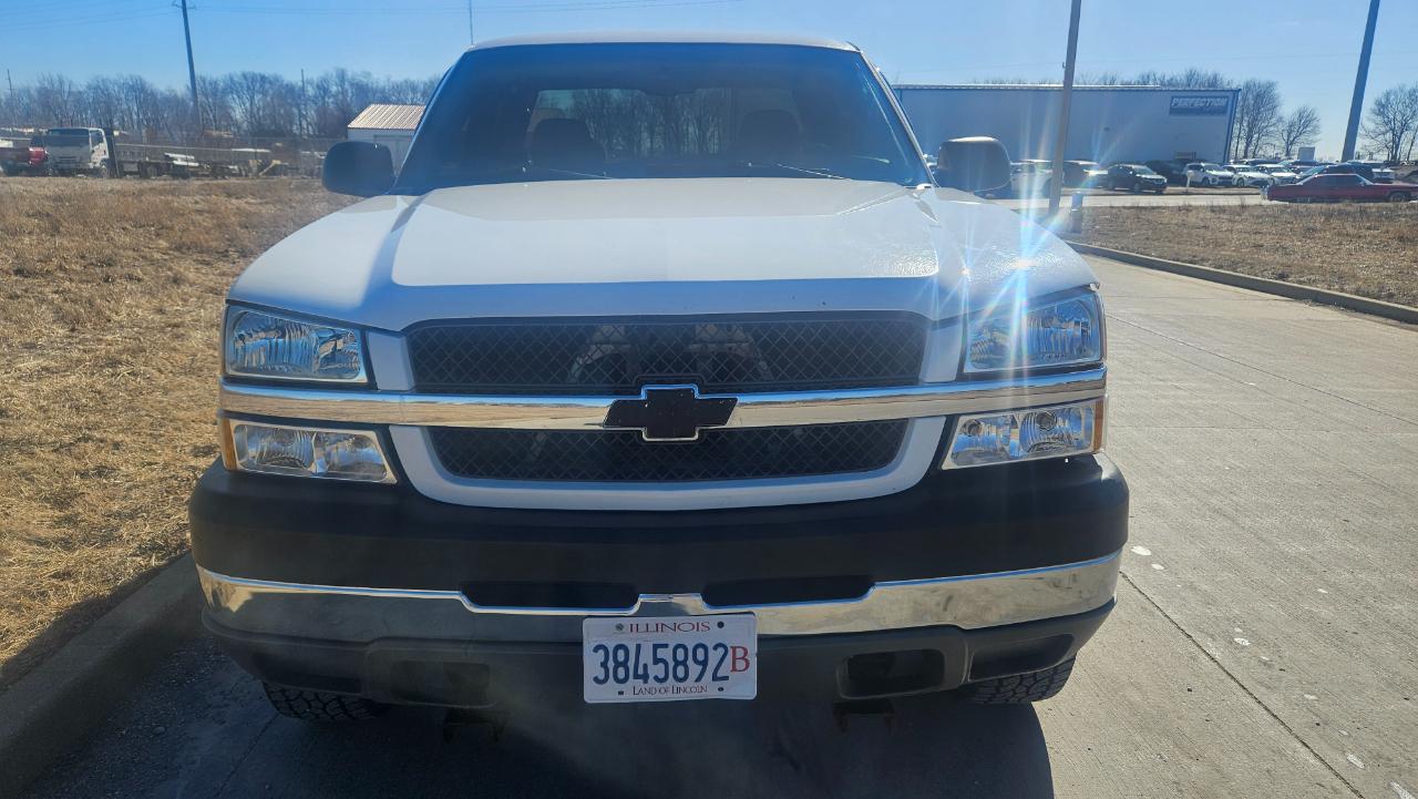 Chevrolet Silverado 2500HD Ext Cab 143.5" WB 4WD LS 2004