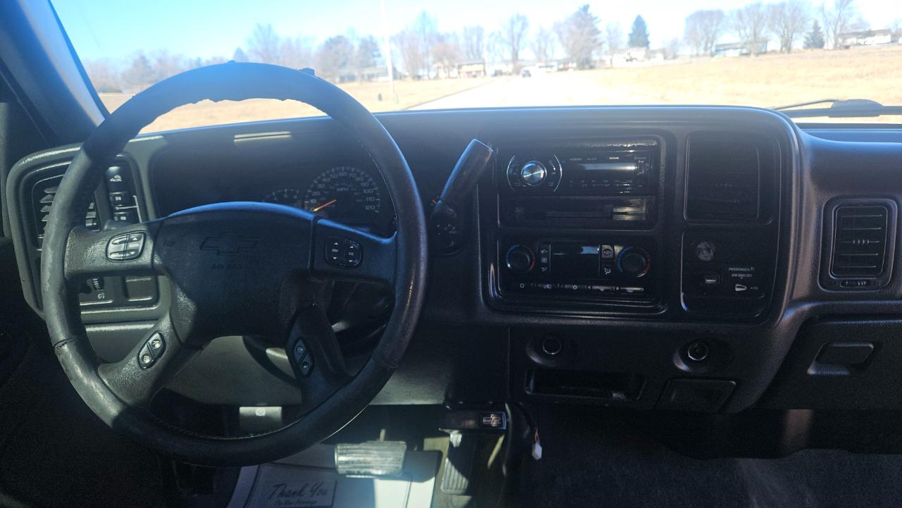 Chevrolet Silverado 2500HD Ext Cab 143.5" WB 4WD LS 2004