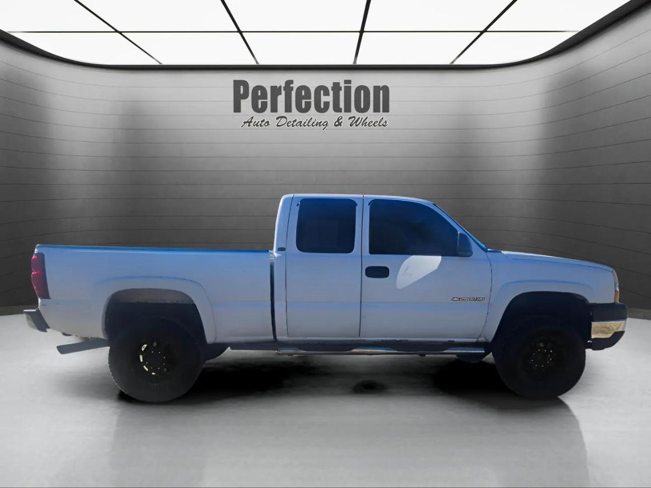 Chevrolet Silverado 2500HD Ext Cab 143.5" WB 4WD LS 2004