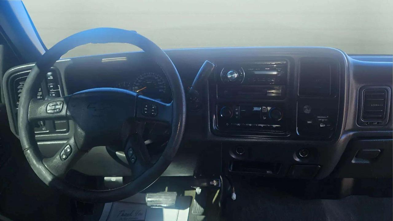 Chevrolet Silverado 2500HD Ext Cab 143.5" WB 4WD LS 2004