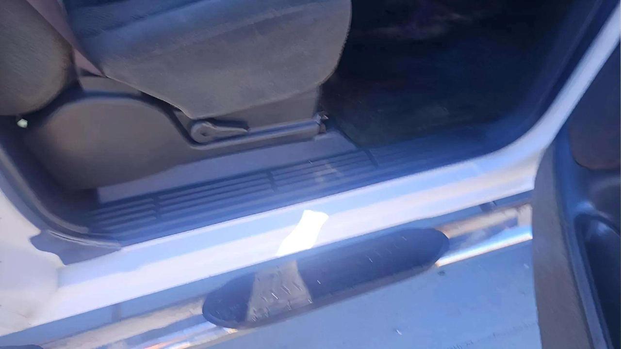 Chevrolet Silverado 2500HD Ext Cab 143.5" WB 4WD LS 2004