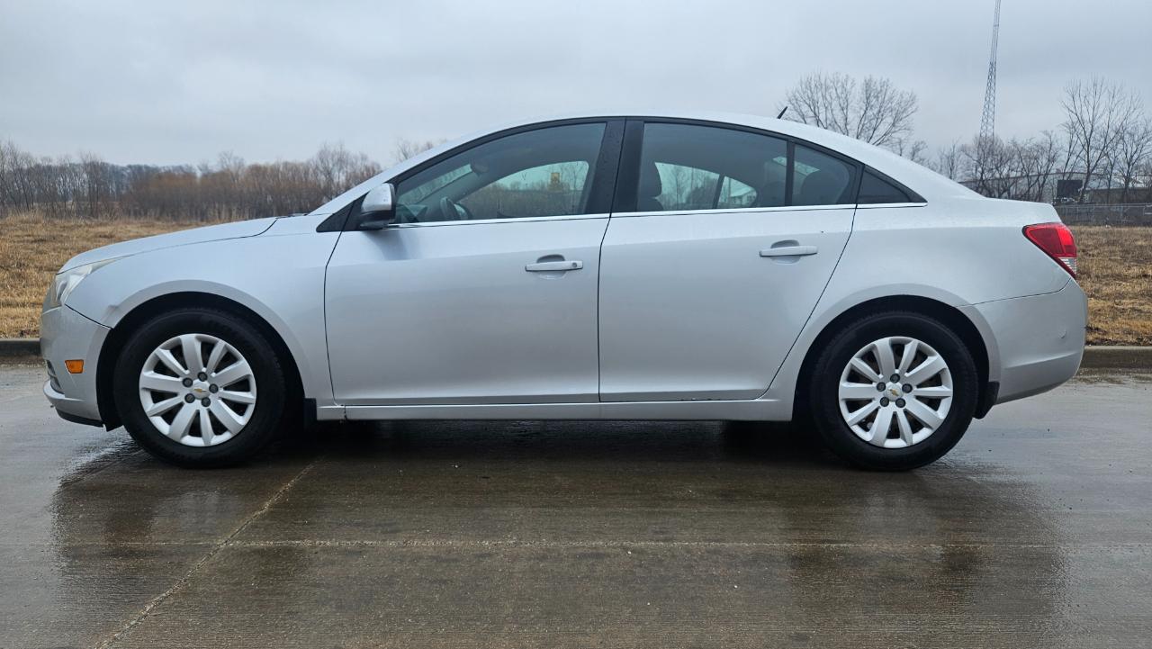 Chevrolet Cruze 4dr Sdn LT w/1LT 2011