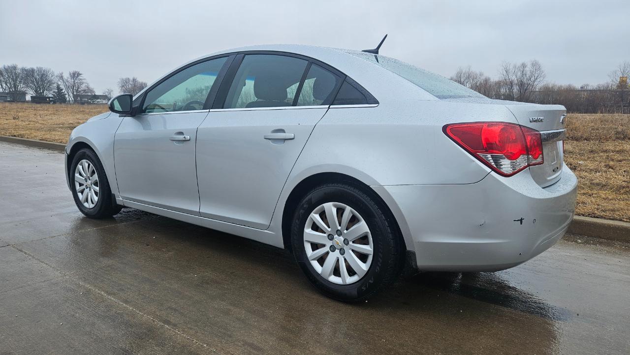 Chevrolet Cruze 4dr Sdn LT w/1LT 2011