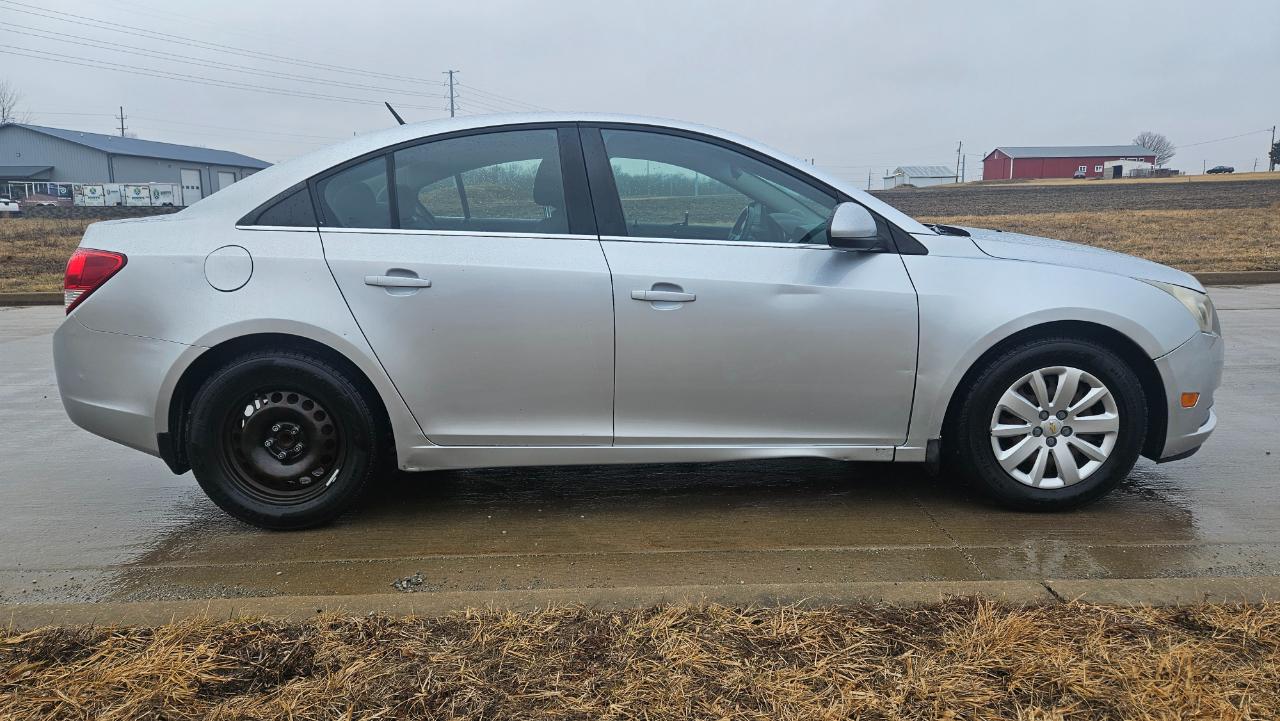 Chevrolet Cruze 4dr Sdn LT w/1LT 2011