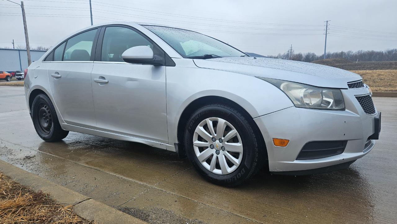 Chevrolet Cruze 4dr Sdn LT w/1LT 2011