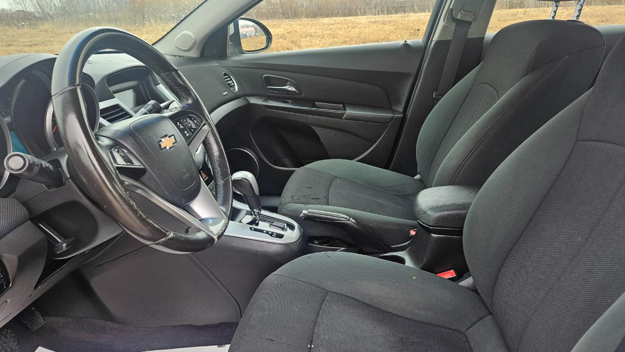 Chevrolet Cruze 4dr Sdn LT w/1LT 2011