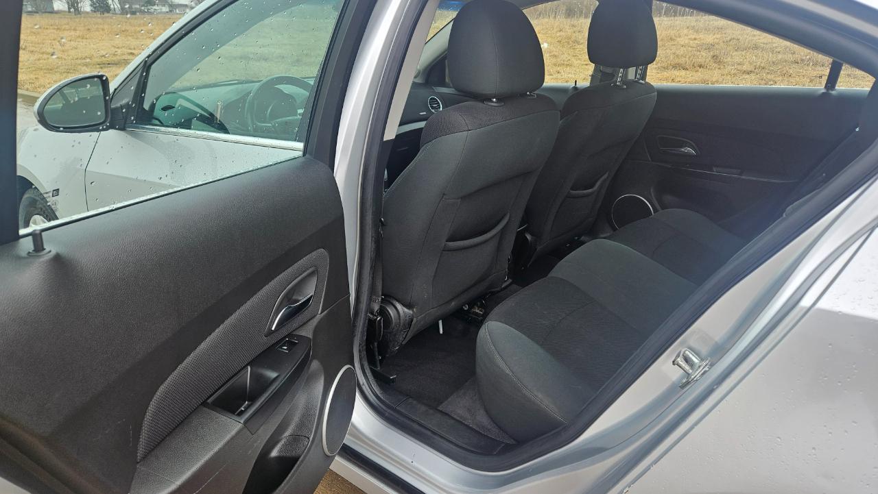 Chevrolet Cruze 4dr Sdn LT w/1LT 2011