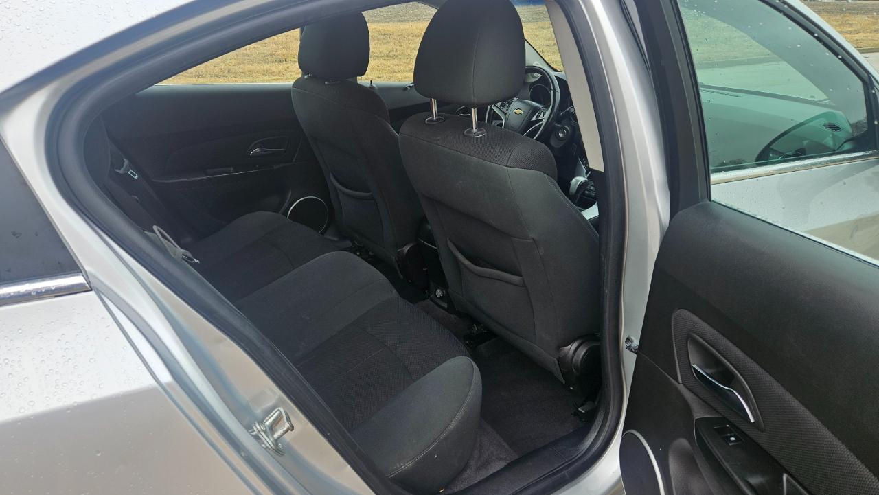 Chevrolet Cruze 4dr Sdn LT w/1LT 2011