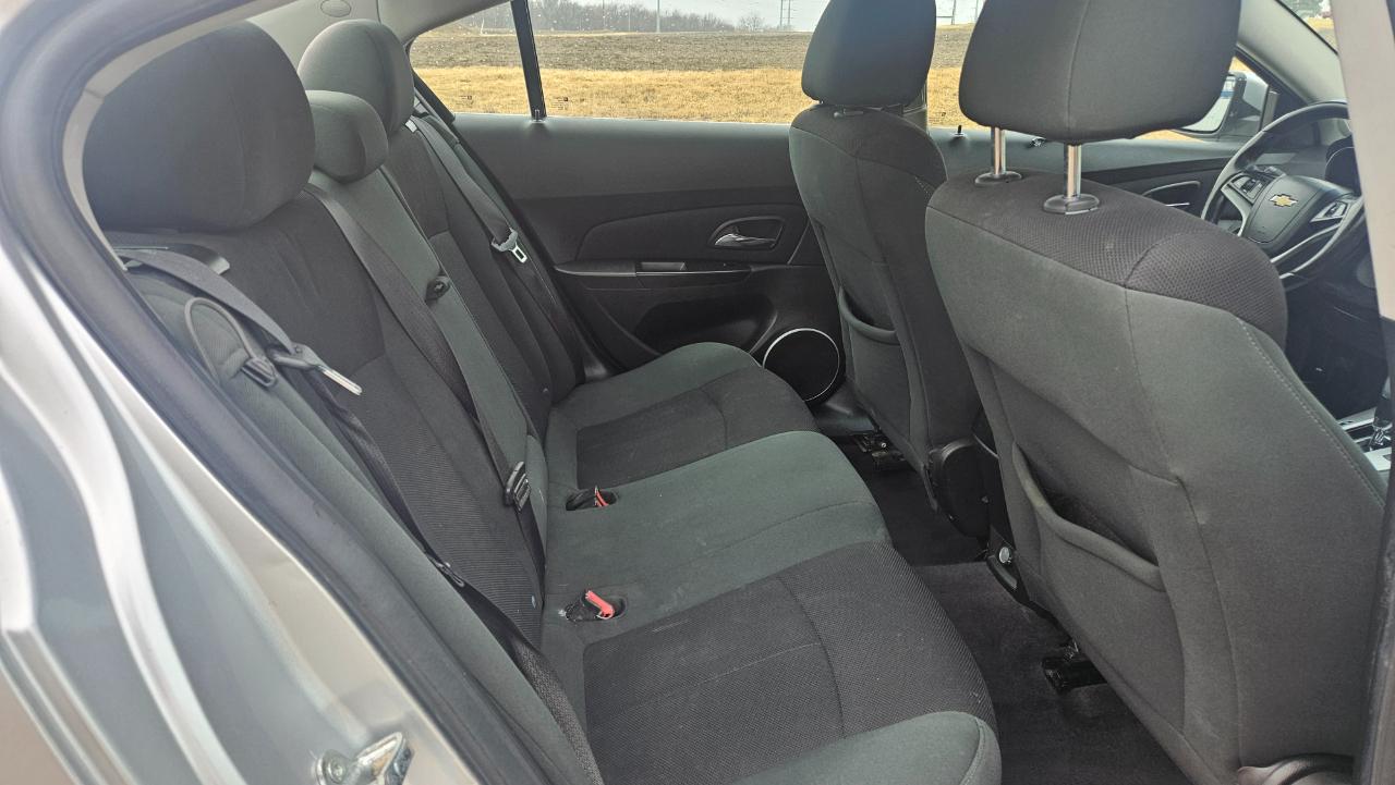 Chevrolet Cruze 4dr Sdn LT w/1LT 2011