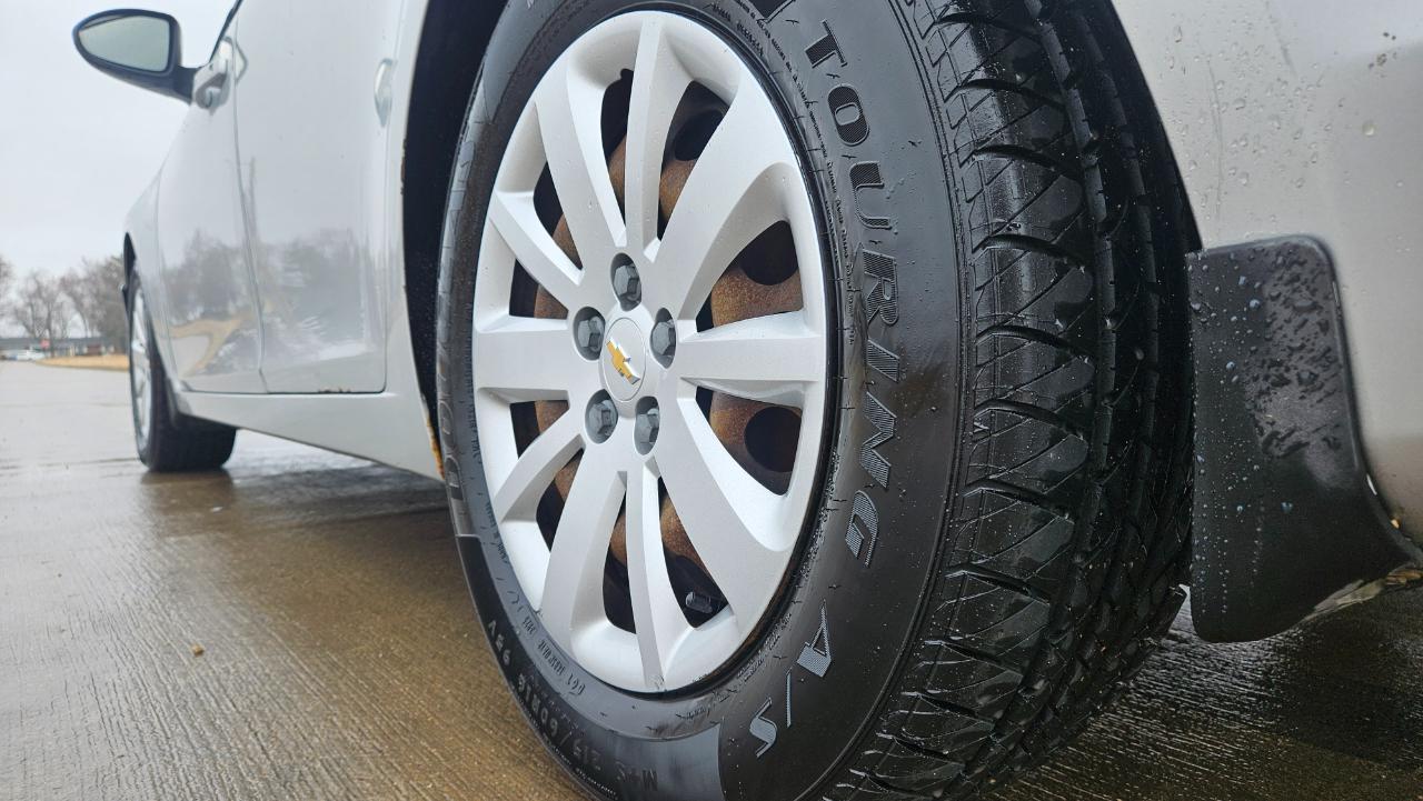 Chevrolet Cruze 4dr Sdn LT w/1LT 2011