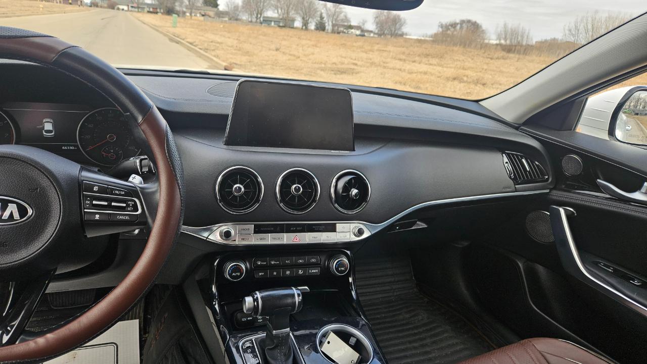 Kia Stinger Premium AWD 2019