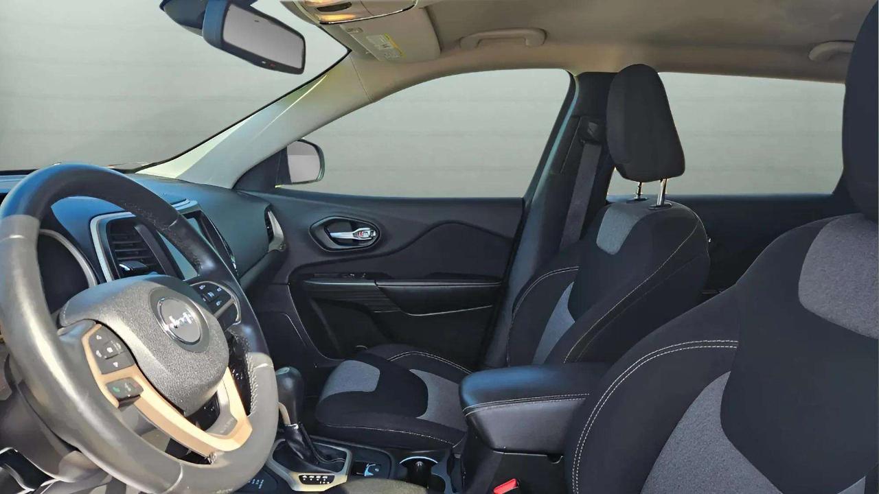 Jeep Cherokee 4WD 4dr Latitude 2014