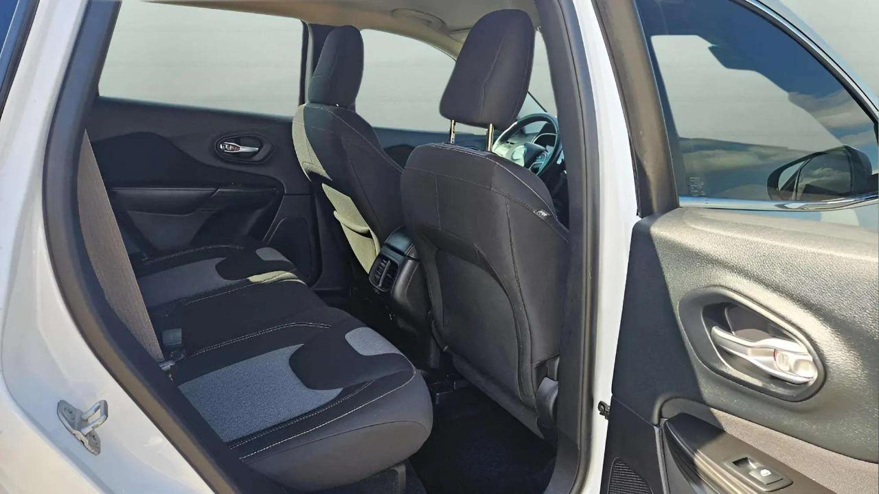 Jeep Cherokee 4WD 4dr Latitude 2014