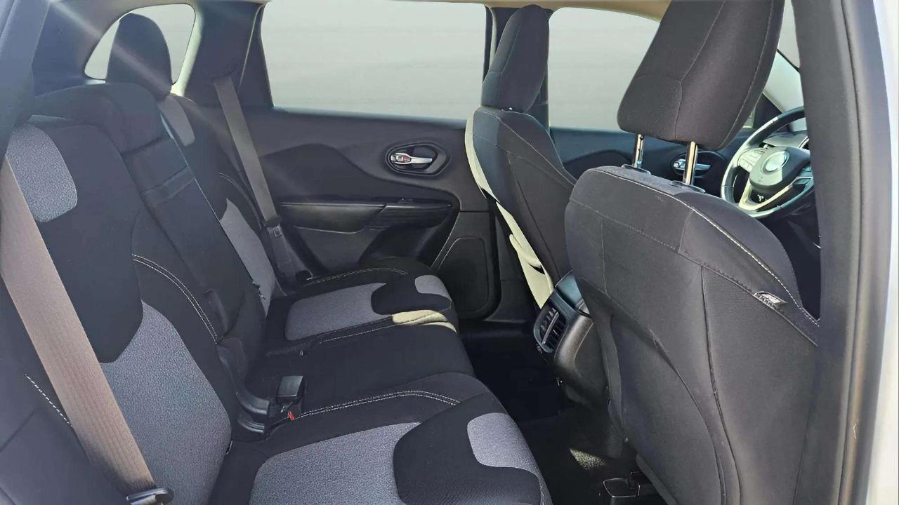 Jeep Cherokee 4WD 4dr Latitude 2014