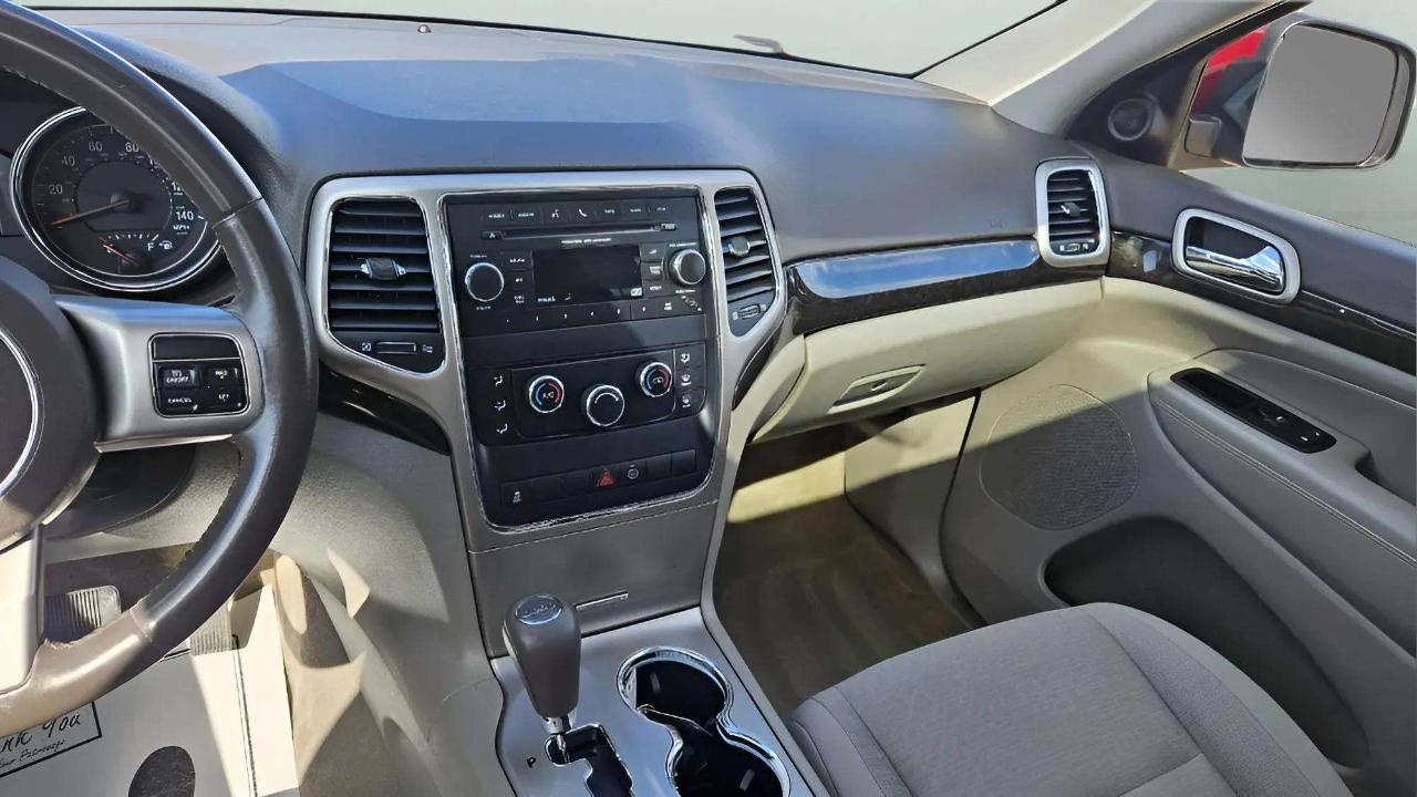 Jeep Grand Cherokee 4WD 4dr Laredo 2012