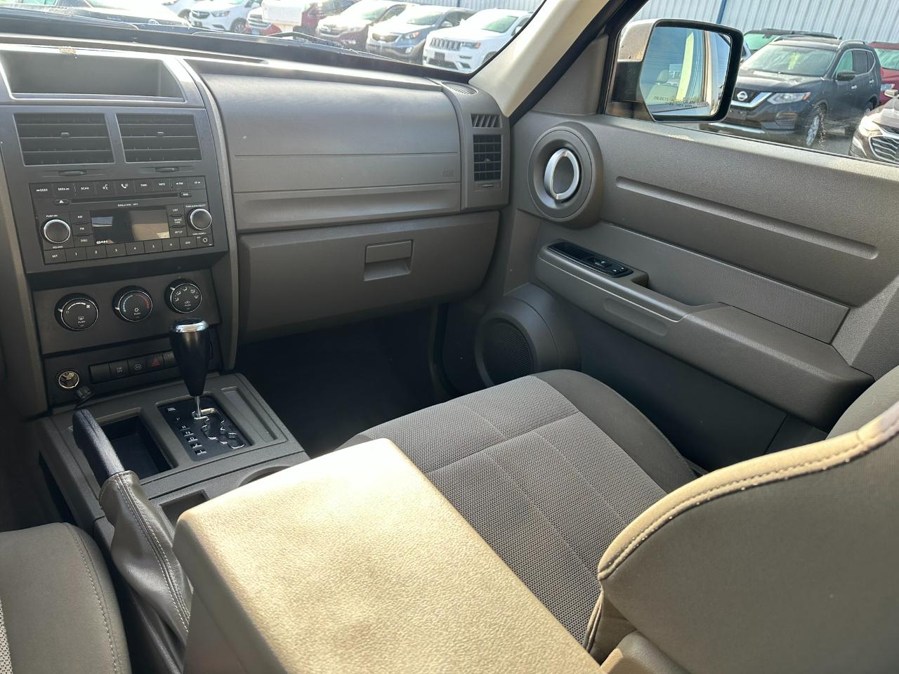 Dodge Nitro 2WD 4dr SXT 2007