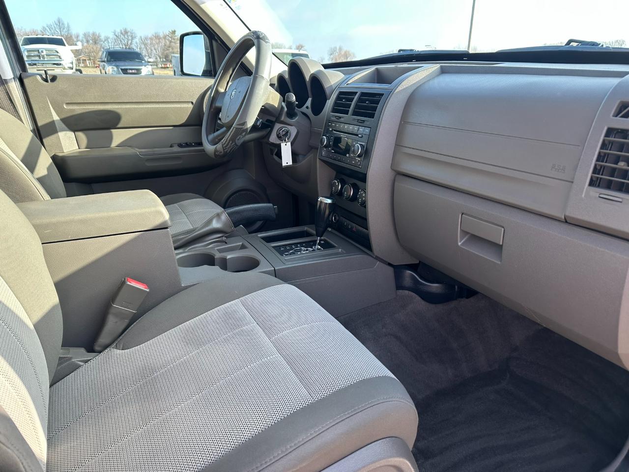 Dodge Nitro 2WD 4dr SXT 2007