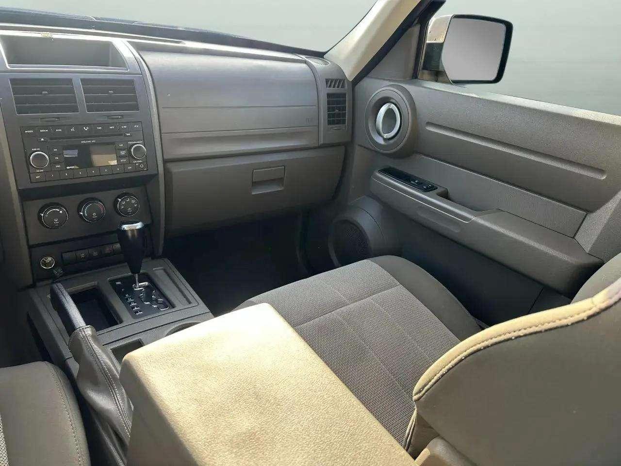 Dodge Nitro 2WD 4dr SXT 2007