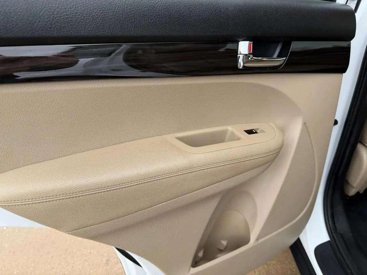 Kia Sorento 2WD 4dr I4 EX 2011