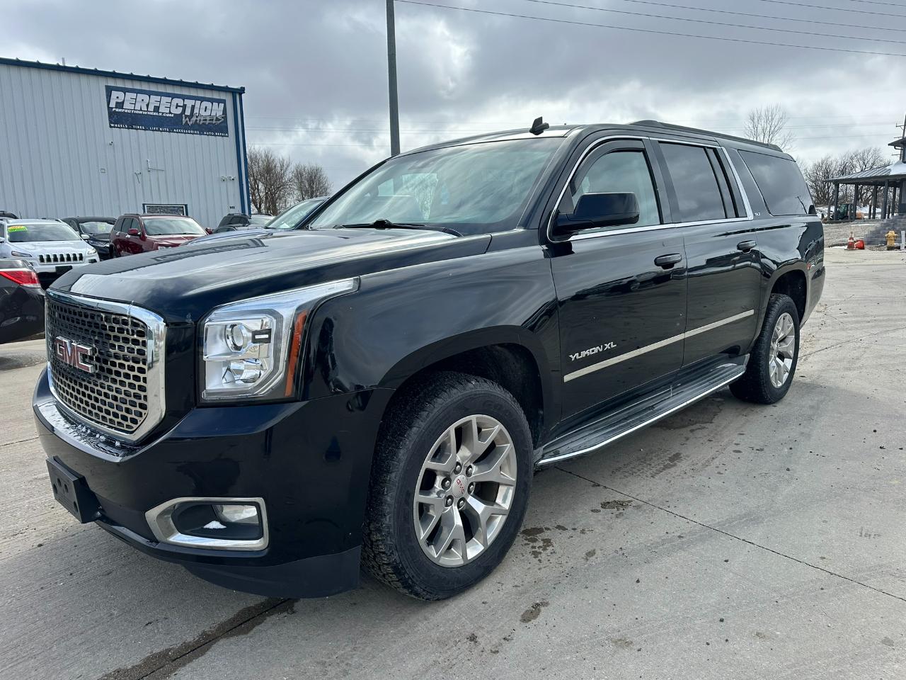 GMC Yukon XL 4WD 4dr SLT 2015