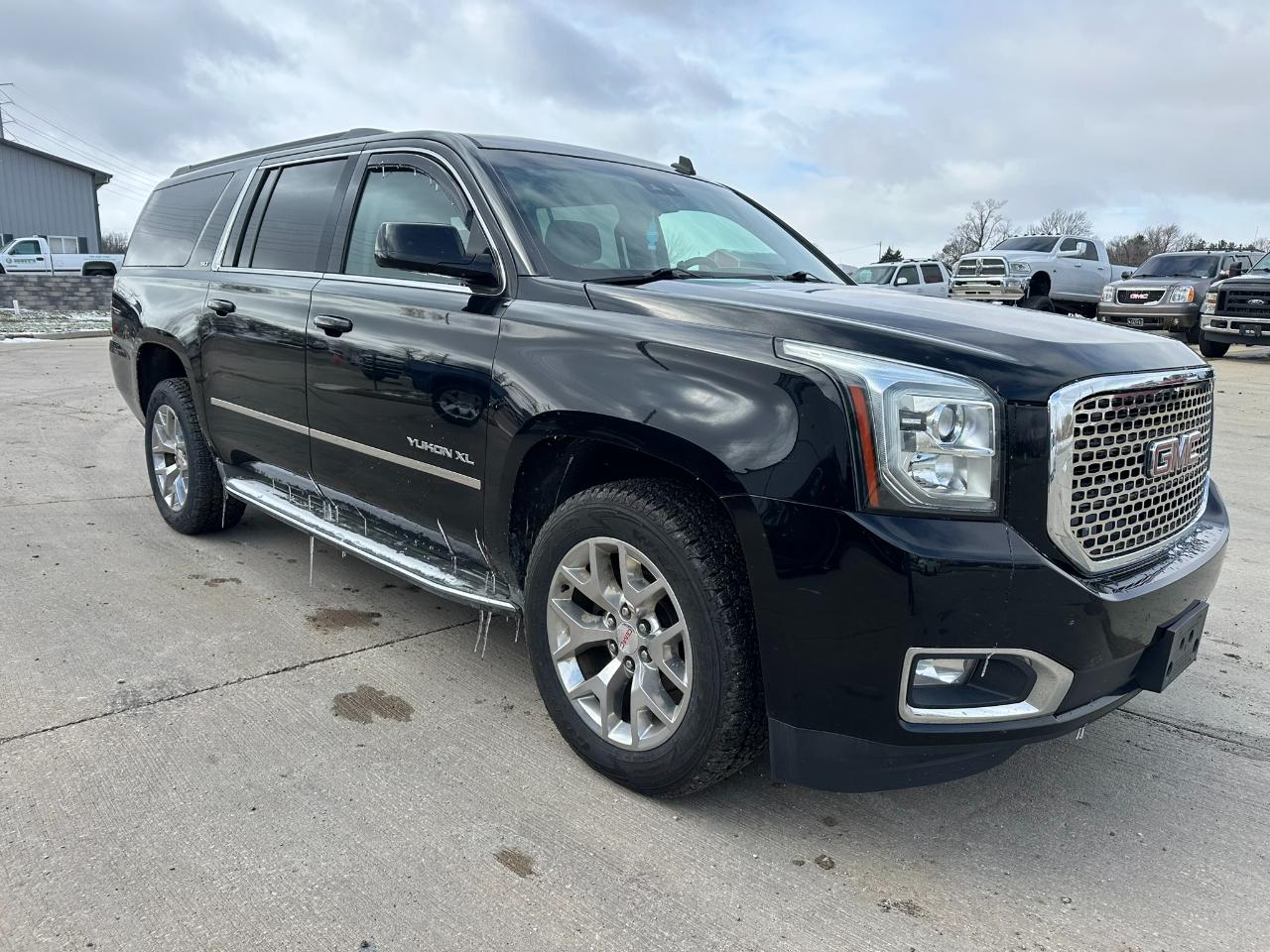 GMC Yukon XL 4WD 4dr SLT 2015