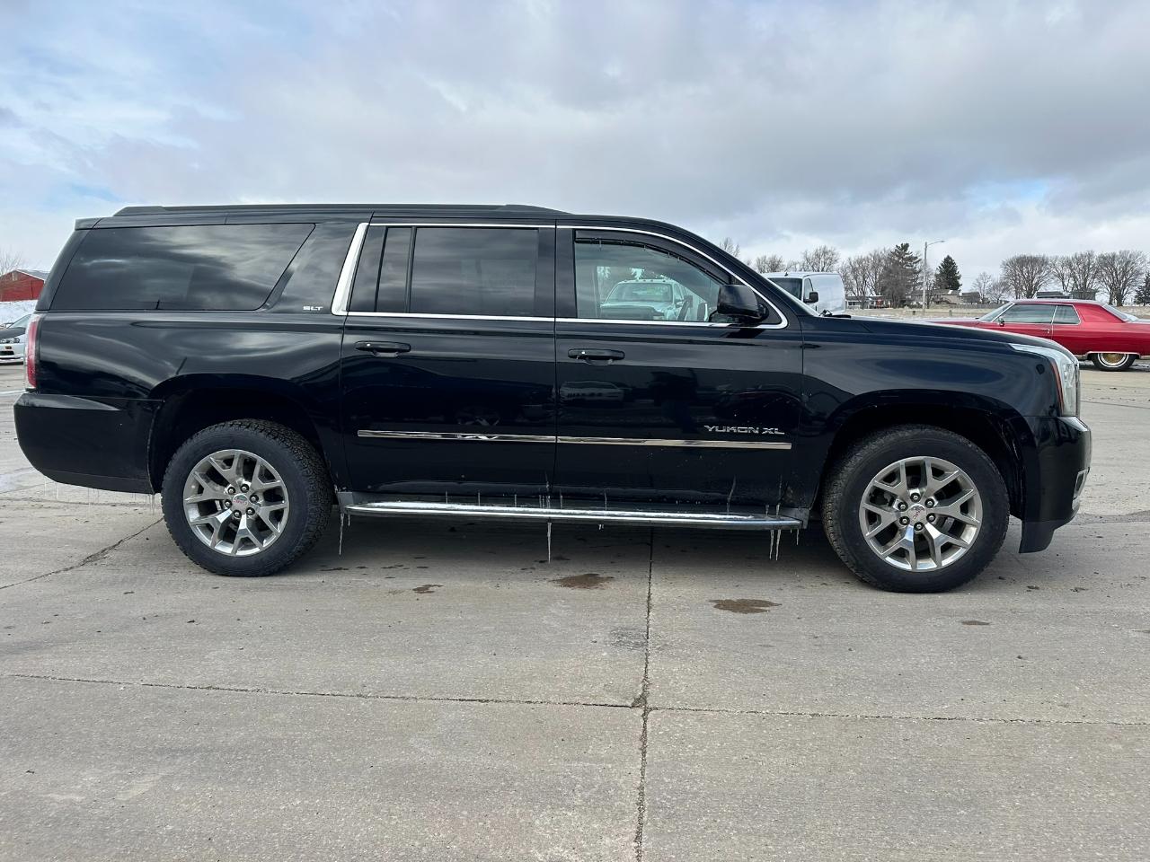 GMC Yukon XL 4WD 4dr SLT 2015