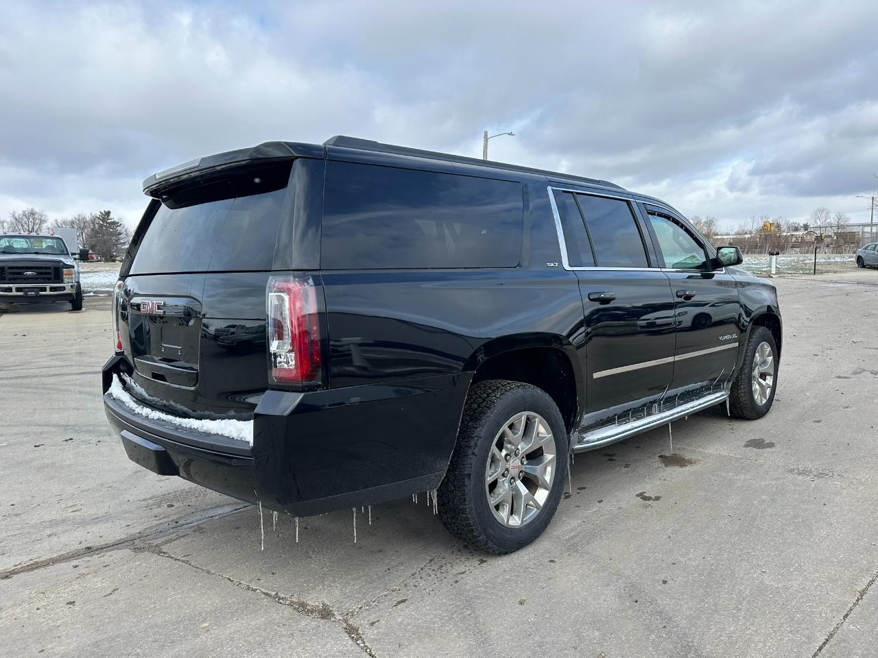 GMC Yukon XL 4WD 4dr SLT 2015