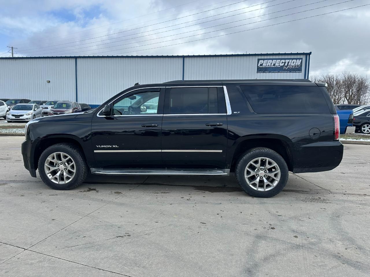 GMC Yukon XL 4WD 4dr SLT 2015