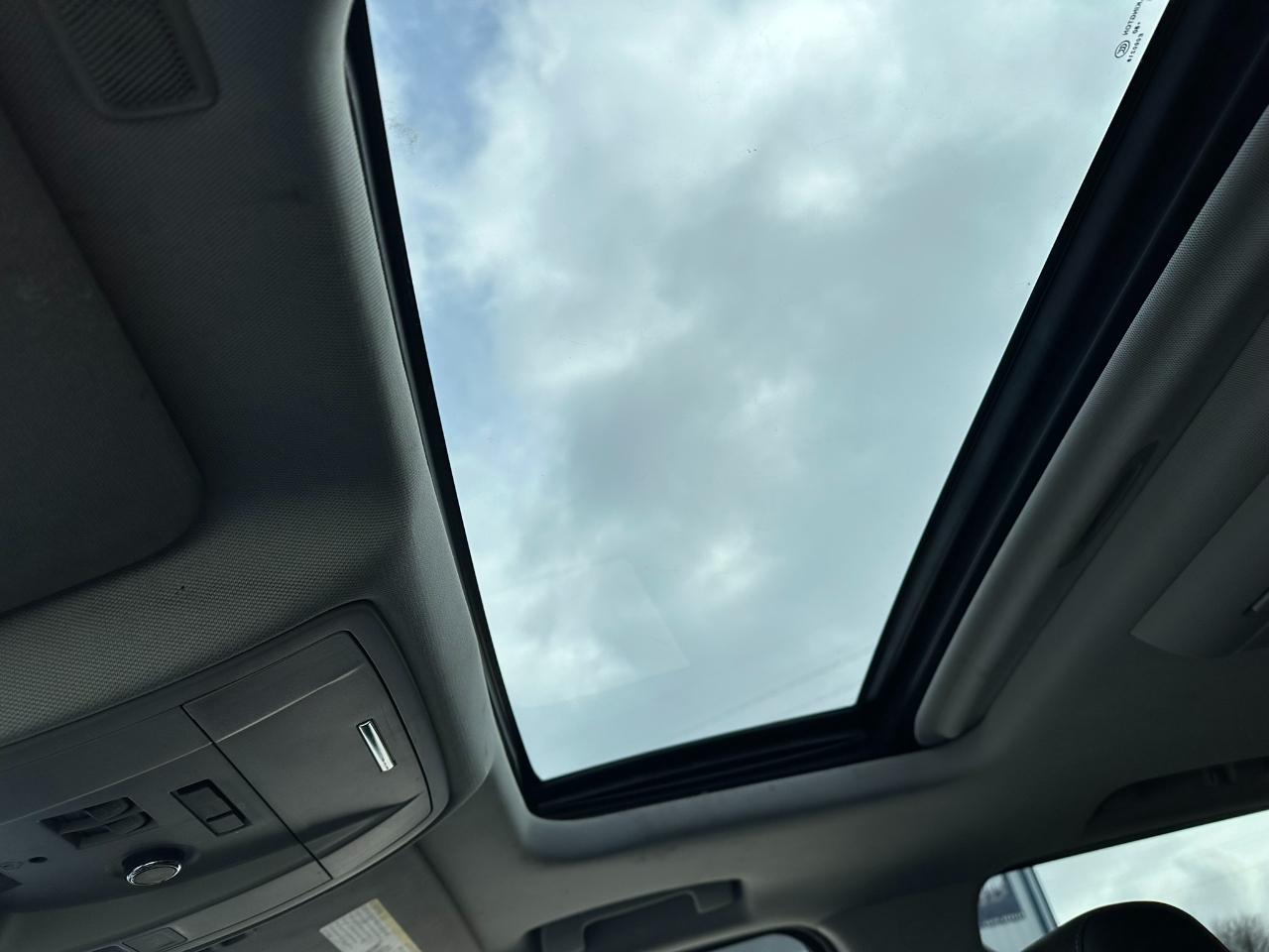 GMC Yukon XL 4WD 4dr SLT 2015