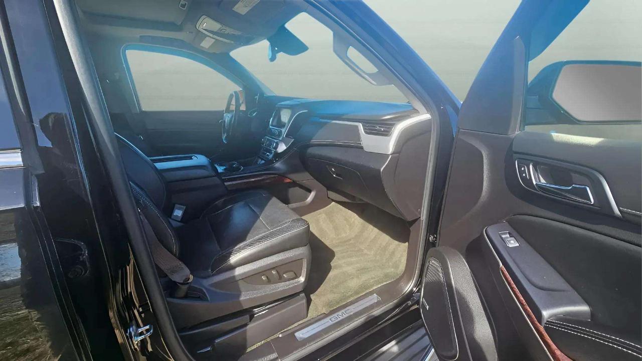 GMC Yukon XL 4WD 4dr SLT 2015