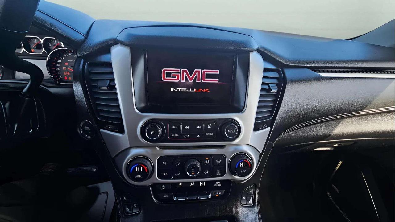 GMC Yukon XL 4WD 4dr SLT 2015