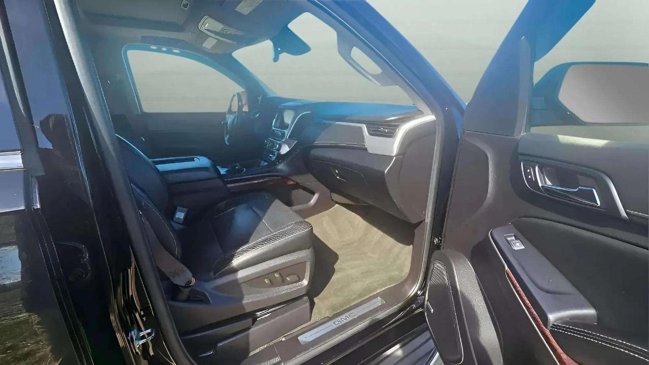 GMC Yukon XL 4WD 4dr SLT 2015