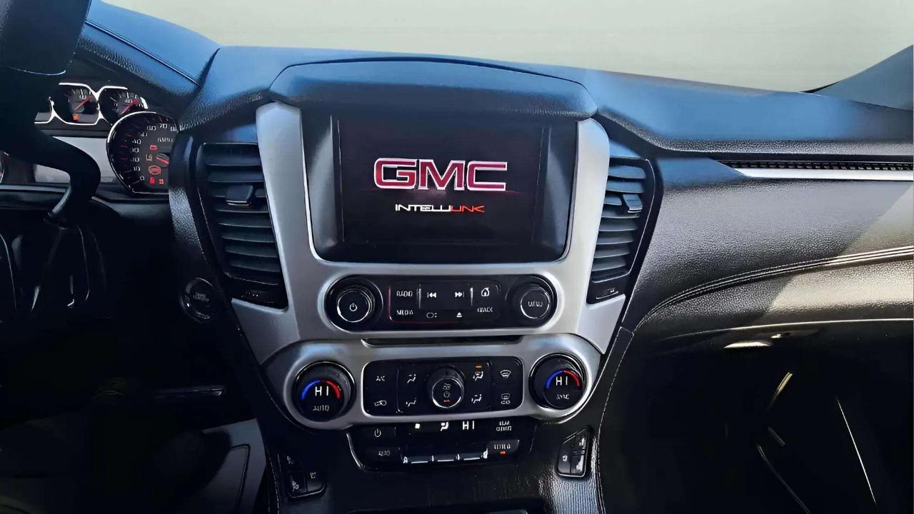 GMC Yukon XL 4WD 4dr SLT 2015