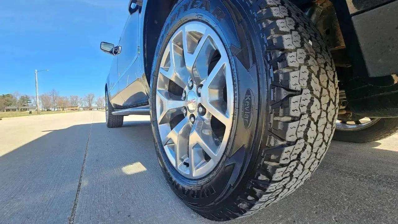 GMC Yukon XL 4WD 4dr SLT 2015