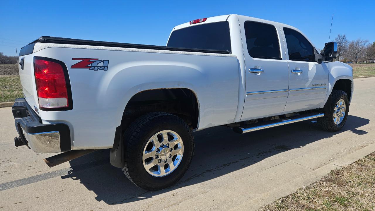 GMC Sierra 2500HD 4WD Crew Cab 153.7" Denali 2013