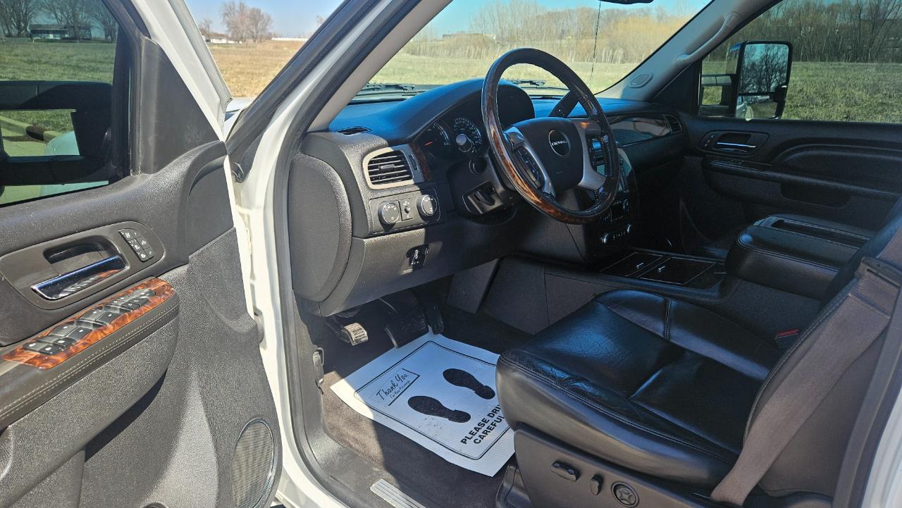 GMC Sierra 2500HD 4WD Crew Cab 153.7" Denali 2013