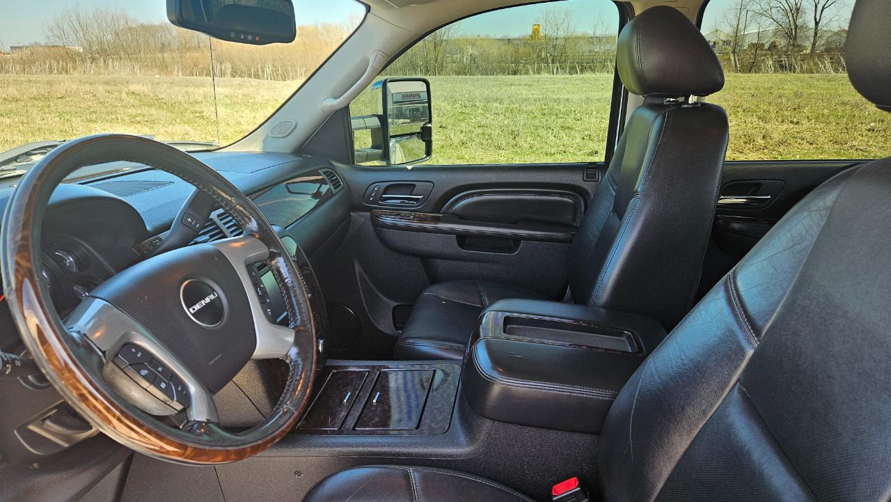 GMC Sierra 2500HD 4WD Crew Cab 153.7" Denali 2013