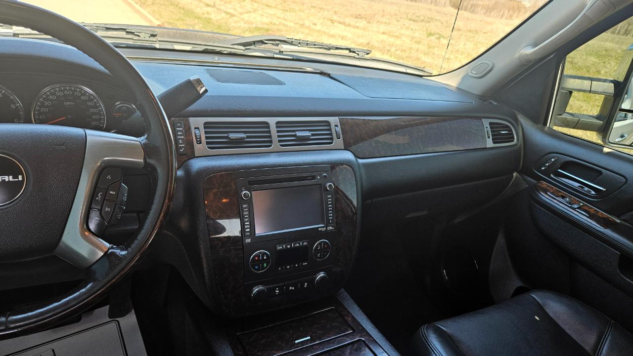 GMC Sierra 2500HD 4WD Crew Cab 153.7" Denali 2013