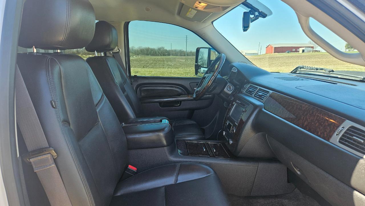 GMC Sierra 2500HD 4WD Crew Cab 153.7" Denali 2013