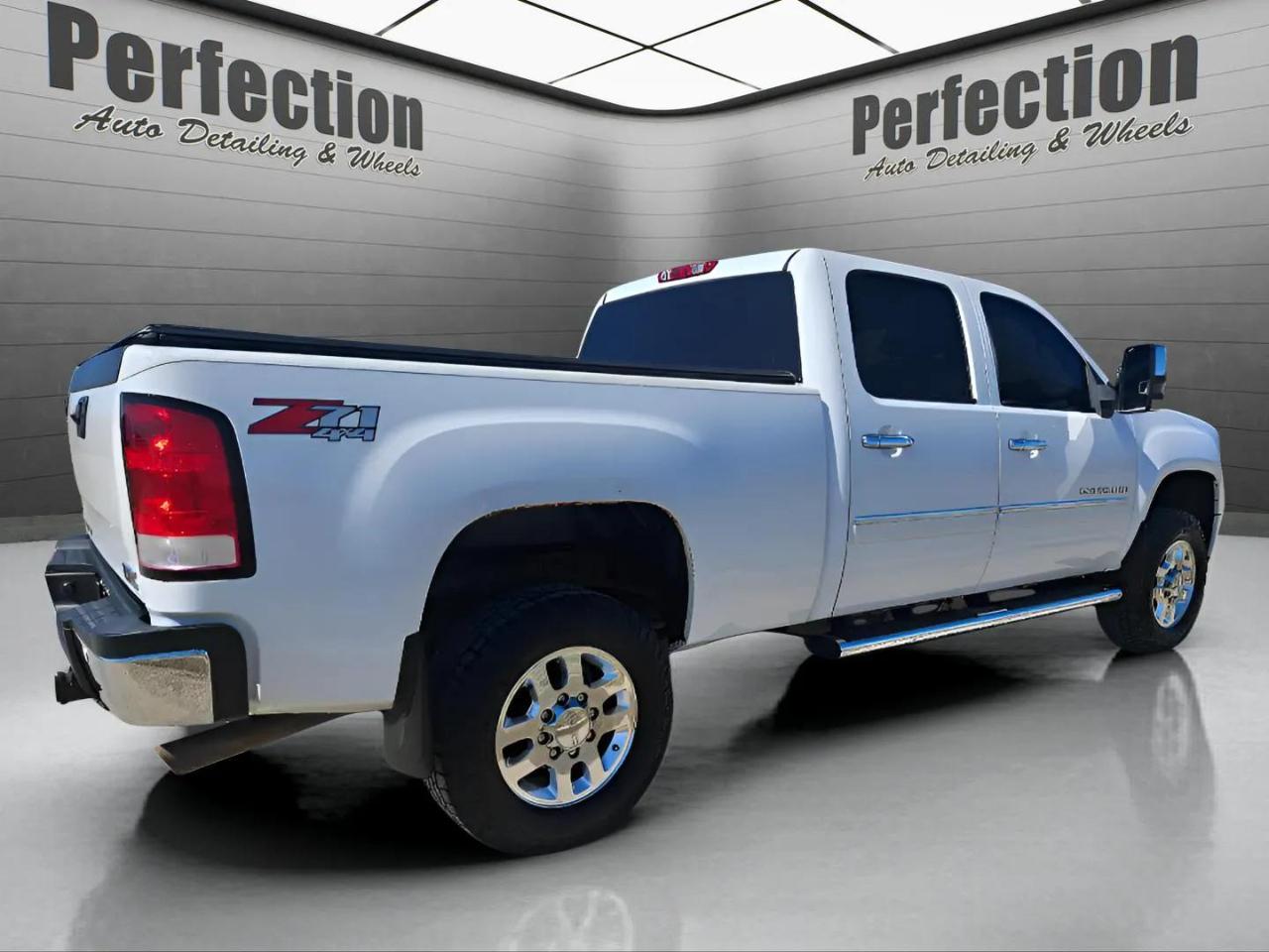GMC Sierra 2500HD 4WD Crew Cab 153.7" Denali 2013