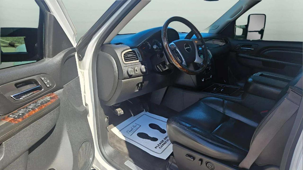 GMC Sierra 2500HD 4WD Crew Cab 153.7" Denali 2013