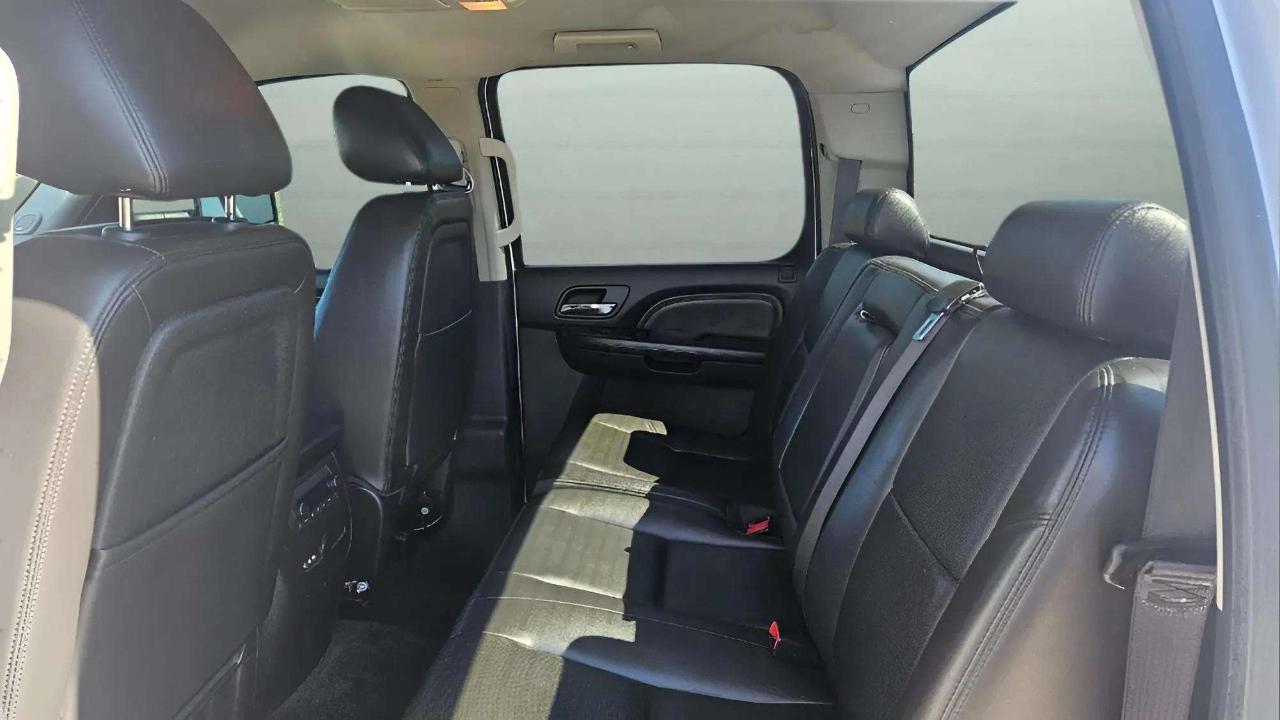 GMC Sierra 2500HD 4WD Crew Cab 153.7" Denali 2013